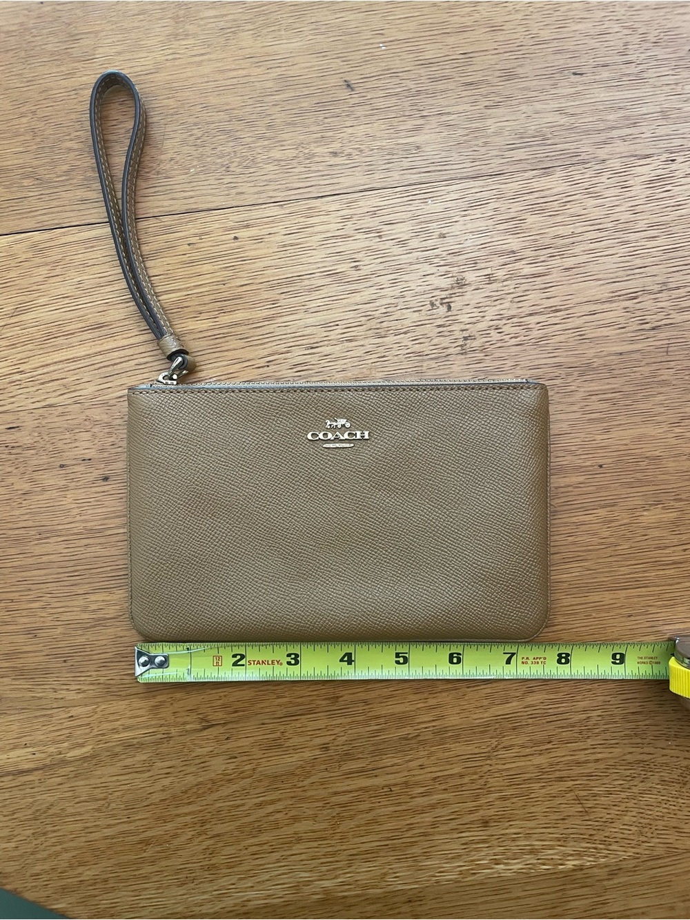 Coach essential Wristlet Wallet in Tan leather